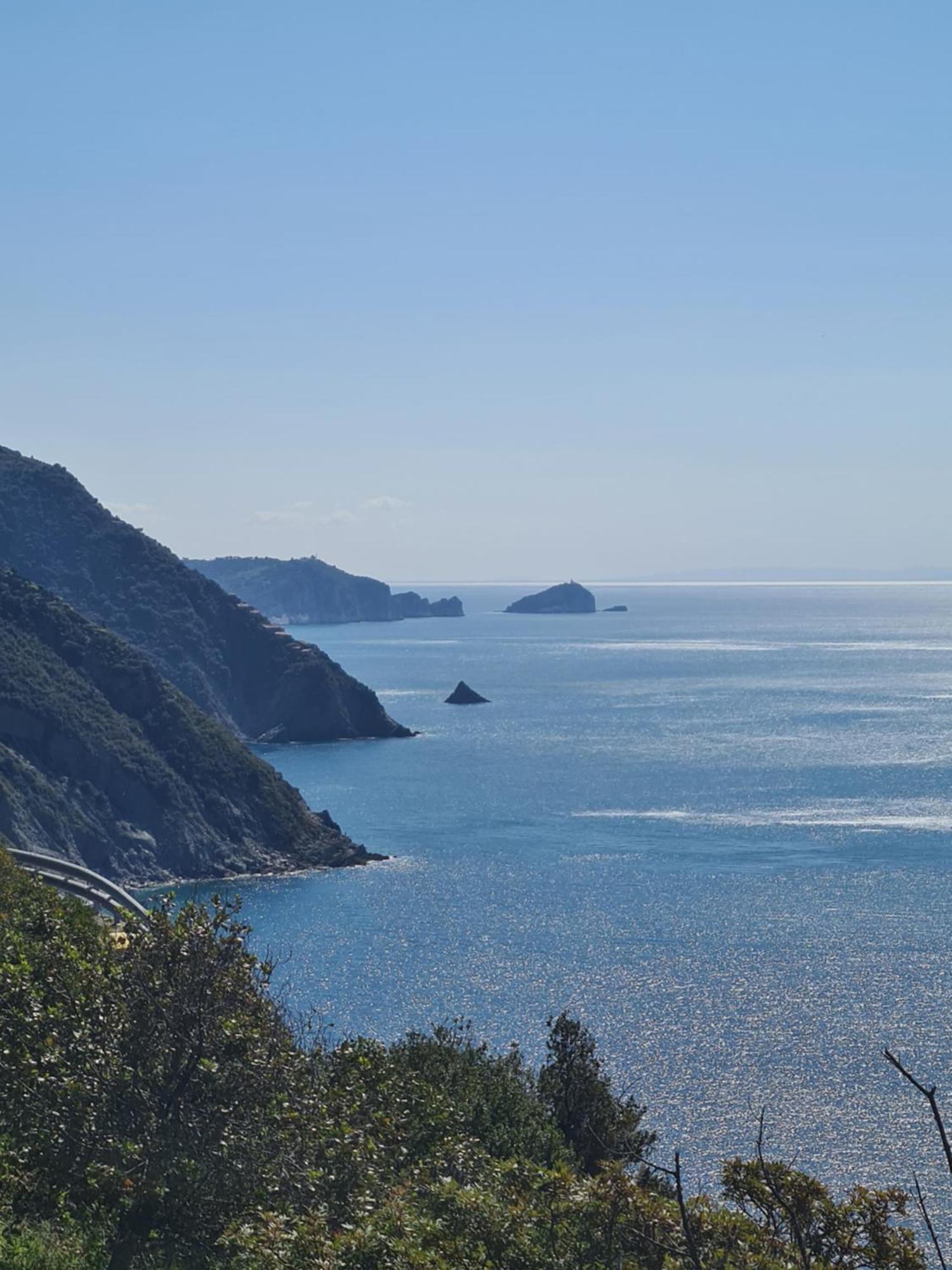 San Giovanni Apt, Seaview Terrace, 2 Aircondo Bdr, Easy From Train Or Private Parking Riomaggiore Exterior photo